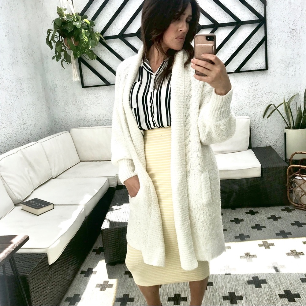 Long knitted sweater / jacket / shrug